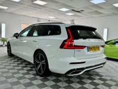 VOLVO V60 B4 R-DESIGN MHEV + 1 OWNER FROM NEW + BIG SPEC +  - 2773 - 8