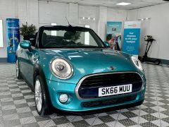 MINI CONVERTIBLE COOPER + CARIBBEAN AQUA METALLIC + BIG SPECIFICATION + CHILLI PACK +  - 2768 - 4