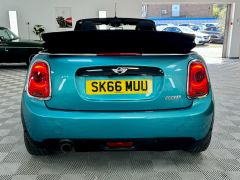 MINI CONVERTIBLE COOPER + CARIBBEAN AQUA METALLIC + BIG SPECIFICATION + CHILLI PACK +  - 2768 - 9