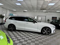 VOLVO V60 B4 R-DESIGN MHEV + 1 OWNER FROM NEW + BIG SPEC +  - 2773 - 11