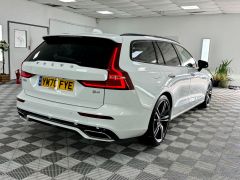 VOLVO V60 B4 R-DESIGN MHEV + 1 OWNER FROM NEW + BIG SPEC +  - 2773 - 10