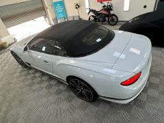 BENTLEY CONTINENTAL GT FIRST EDITION + ICE WHITE METALLIC + CRICKET BALL HIDE +  - 2843 - 64