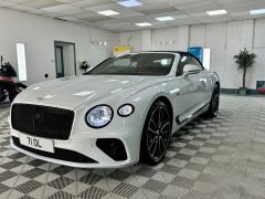 BENTLEY CONTINENTAL GT FIRST EDITION + ICE WHITE METALLIC + CRICKET BALL HIDE +  - 2843 - 66