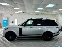 LAND ROVER RANGE ROVER V8 AUTOBIOGRAPHY + REAR TVS + RED LEATHER + MASSIVE SPEC + FINANCE ME +  - 2814 - 7