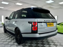 LAND ROVER RANGE ROVER V8 AUTOBIOGRAPHY + REAR TVS + RED LEATHER + MASSIVE SPEC + FINANCE ME +  - 2814 - 8