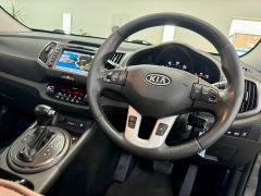 KIA SPORTAGE CRDI KX-3 SAT NAV + AUTOMATIC + BLACK LEATHER + PAN ROOF +  - 2840 - 32