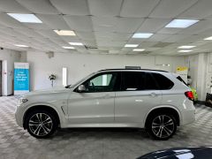 BMW X5 M50D + MASSIVE SPEC + PAN ROOF + HUD + FINANCE ME + 7 SEATS +  - 2815 - 7