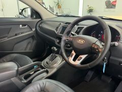 KIA SPORTAGE CRDI KX-3 SAT NAV + AUTOMATIC + BLACK LEATHER + PAN ROOF +  - 2840 - 27