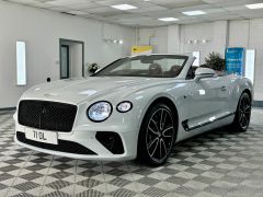 BENTLEY CONTINENTAL GT FIRST EDITION + ICE WHITE METALLIC + CRICKET BALL HIDE +  - 2843 - 14