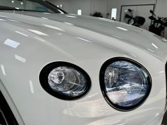 BENTLEY CONTINENTAL GT FIRST EDITION + ICE WHITE METALLIC + CRICKET BALL HIDE +  - 2843 - 27