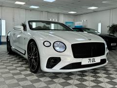 BENTLEY CONTINENTAL GT FIRST EDITION + ICE WHITE METALLIC + CRICKET BALL HIDE +  - 2843 - 16